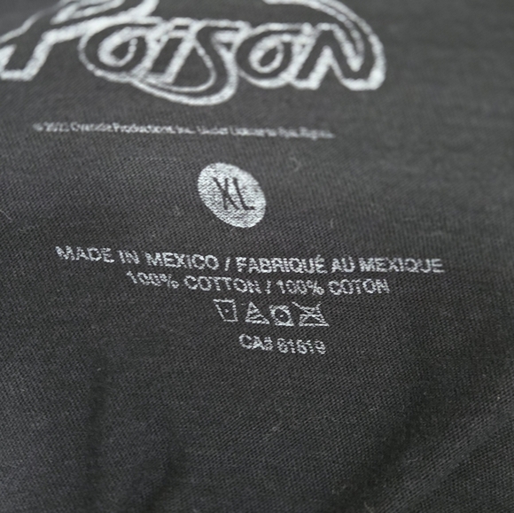 Poison Graphic Tee with Skull and Roses. Size XL - Picture 6 of 8